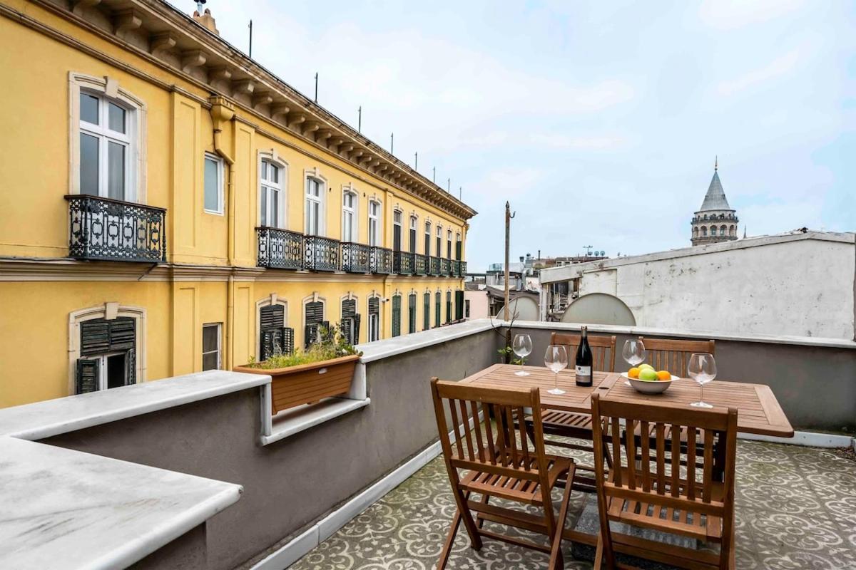 Terrace Home With Tower View Istanboel Buitenkant foto